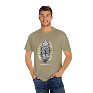 Seas the Day, Embrace the Chaos – Minimalist Surfboard T-Shirt