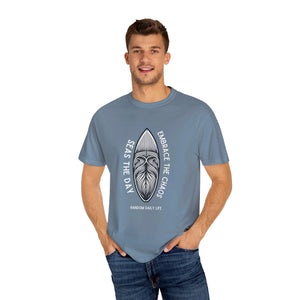 Seas the Day, Embrace the Chaos – Minimalist Surfboard T-Shirt